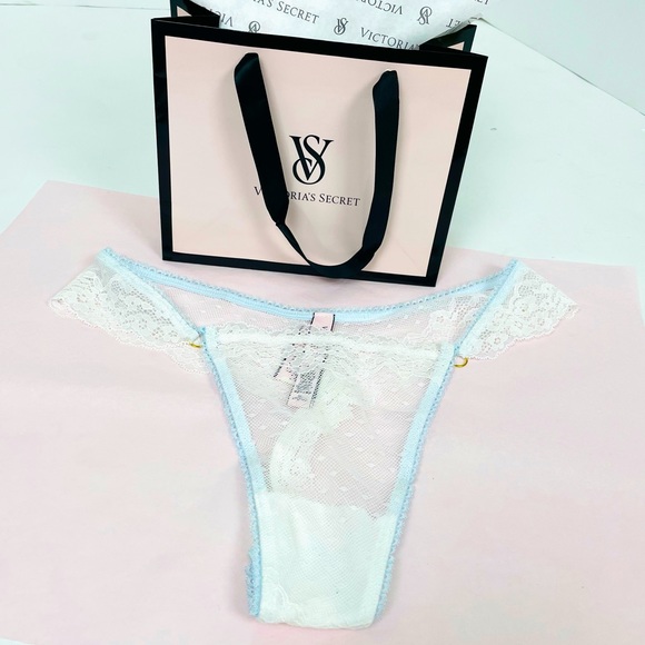 Victoria’s Secret Sheer Lace Thong M